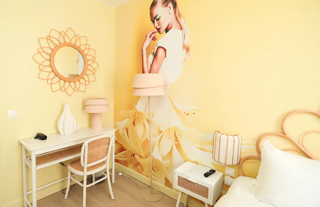 Glam'S Hotel-1